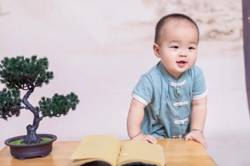 孝义六个月宝宝摇头正常吗